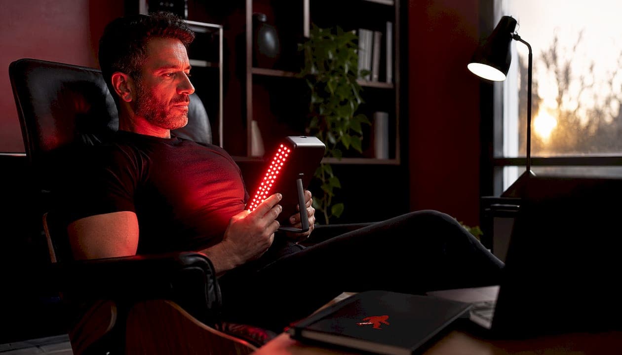 Best Red Light Devices for Men Over 30: Energy and Vitality