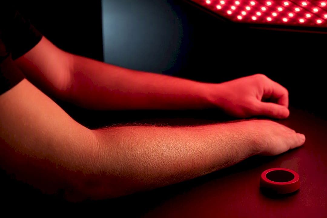 Red Light Overexposure: When 320–480 J/cm² Becomes Risky for Men